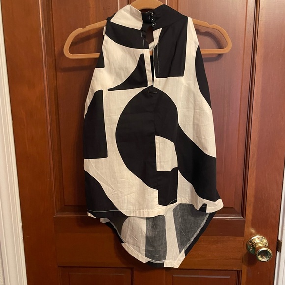 Unique Asymmetrical blouse - Picture 2 of 5